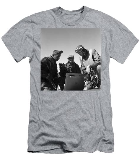 Wwii Tuskegee Airmen 1945 T Shirt For Sale By Granger