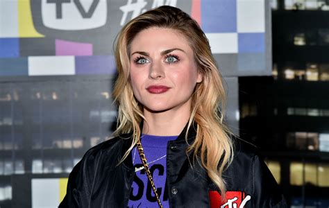 The 25 years old visual artist frances bean cobain singing hallelujah by leonard cohen in january 30,2018. 'Damn near killed myself' - Frances Bean Cobain teases ...