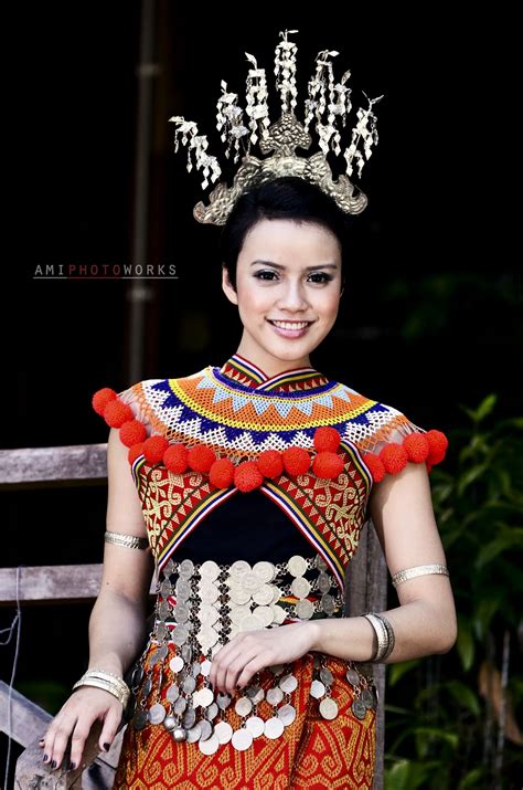 The traditional garment of iban men is called kelambi and sirat. "Kumang Gawai Miss Photogenic Pre Gawai 2012 At Sarawak ...