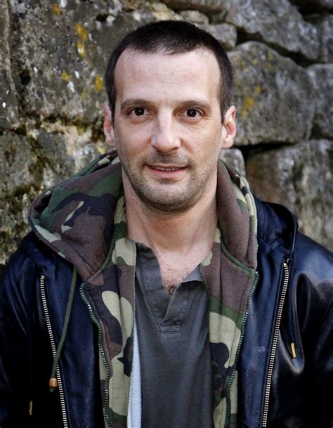 Mathieu kassovitz (born 3 august 1967) is a french director, screenwriter, producer, editor, and actor. Mathieu Kassovitz n'est « plus fier d'être français » - Elle