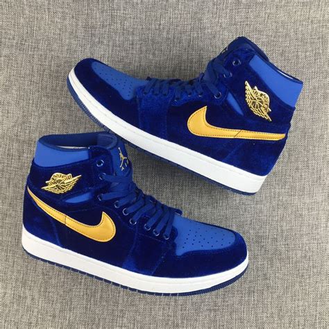 See what's happening with the jordan brand. Nike Air Jordan 1 Retro Velvet Royal Blue Gold Unisex ...