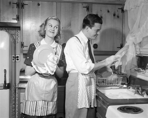 Crucial Social Etiquette Rules Everyone Should Follow Housewife