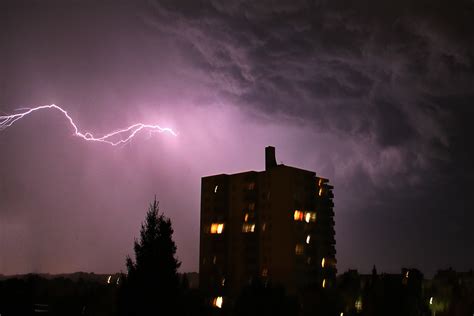 Die höchste gefahrenstufe 5 gilt laut dem bundesamt für umwelt (bafu) nur noch für den bielersee. Unwetter heute abend Foto & Bild | techniken ...