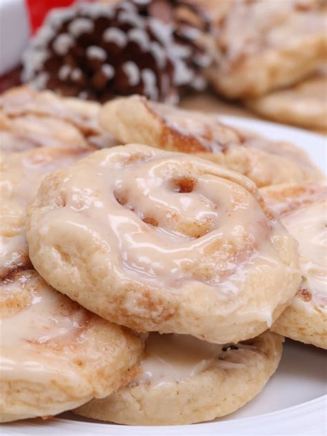 Soft And Fluffy Cinnamon Roll Cookies