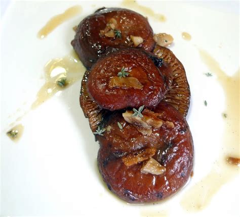 Esta receta de níscalos con patatas es un guiso muy especial ya que las setas siempre aportan mucho sabor a cualquier receta y tomarlas así en calentito cuando están en temporada y. Níscalos al ajillo con jamón, la forma mas tradicional de ...