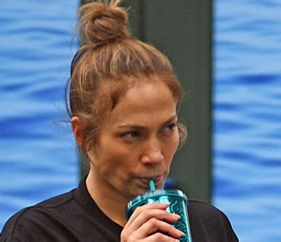 Jennifer Lopez Spotted Out Without Make Up And She Looks Better Than