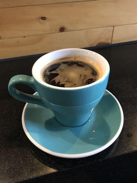 A restaurant serving coffee and other beverages. Café americano - Wikipedia, la enciclopedia libre