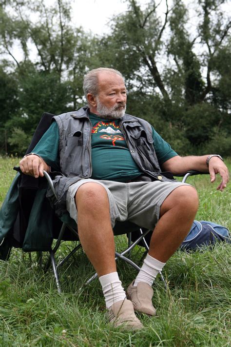 Za svou dlouhou profesionální kariéru zosobnil řadu. Když vám splávek hlídá, kdy ryba zabere, můžete u vody ...