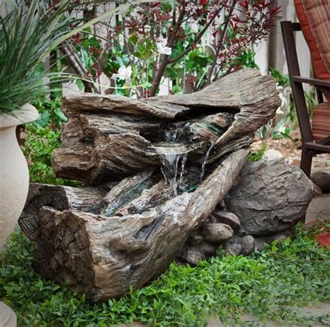 Would you like to add a water feature to your yard? 26 Wonderful Outdoor DIY Water Features Tutorials and ...