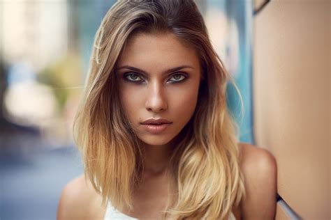 women model ariel grabowski looking at viewer long hair blonde wavy hair face portrait
