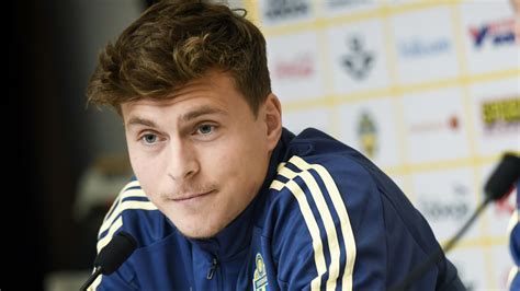 Join facebook to connect with victor nilsson lindelof and others you may know. Sportbladet: Man United-backen Victor Lindelöf stoppade ...