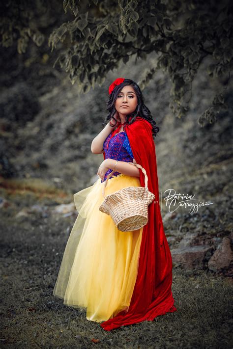 Lucianas Quinceañera Themed Photoshoot Snow White