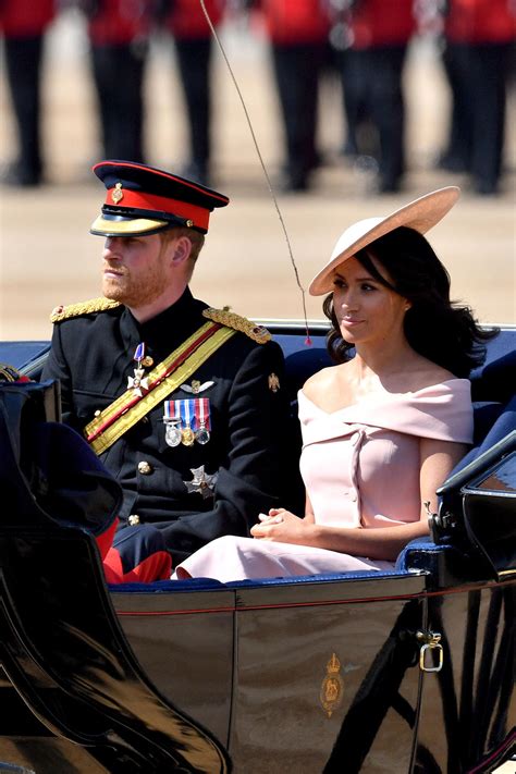 Am montag haben prinz harry und meghan ihr erstes kind bekommen. Royal-Insider: Prinz Harry hat Herzogin Meghan im Palast ...