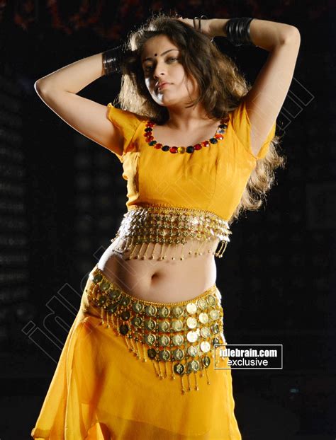 Sneha Ullal Hot Deep Navel Exposing Images Girlz Around The World