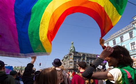 Расследование Би би си Как преследуют ЛГБТ людей в Чечне и как им удается оттуда сбежать Nokta
