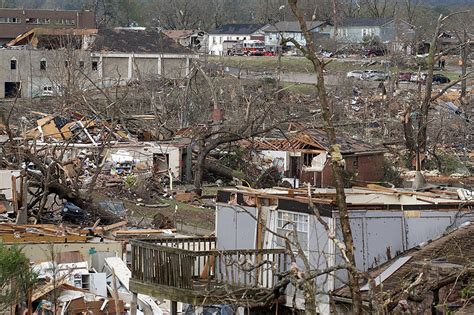 Tornadoes Kill At Least 11 Across Us Friday Pictures