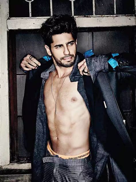 Sidharth Malhotra Gives A New Twist To Relationship Goals