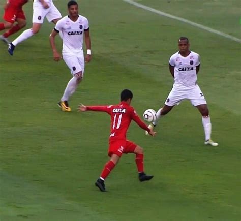 Não deixe de acompanhar o jogão entre vila nova x brasil de pelotas ao vivo pelo brasileirão série b a partir das 19h15 (de brasília) com transmissão do canal sportv2 e só aqui no futemax você não vai perder nenhum lance da partida entre vila nova e brasil de pelotas grátis sem travamentos. Em tarde chuvosa, Vila Nova busca empate contra Brasil de ...