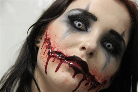10 Scary Halloween Makeup Ideas You Should Try On This