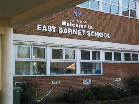 East Barnet School Entrance © Ken Amphlett Cc By Sa20 Geograph