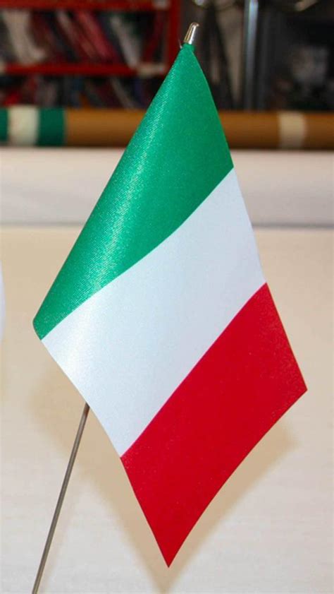 Bandierina Italia Resolfin Vendita E Produzione Bandiere E Pennoni