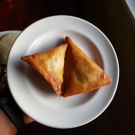 For the nicaraguan dictator(s), see somoza samosa samosa with chutney from raipur, chhattisgarh, india origin alternative name(s) samsa, somsa, sambos. Beef Samosa - TamBo's Kitchen