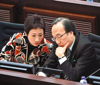 国务院部门网站 外交部 国防部 国家发展和改革委员会 教育部 科学技术部 工业和信息化部 国家民族事务委员会 公安部 国家安全部 民政部 司法部 财政. 西座內望：民黨陷困境作「空降」部署 - 香港文匯報