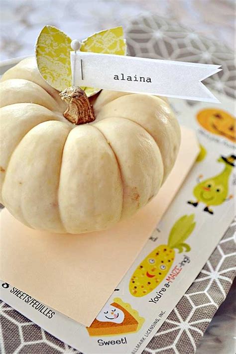 Write the children's names on the front (or get them to write them with the help of the handwriting lines) and then fold to stand up. 24 Simple DIY Ideas for Thanksgiving Place Cards - Amazing DIY, Interior & Home Design