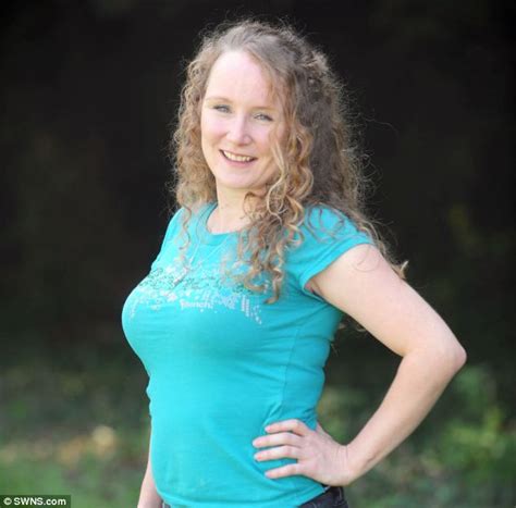 Kelly Cruse With Brca Gene Undergoes Double Mastectomy Daily Mail Online