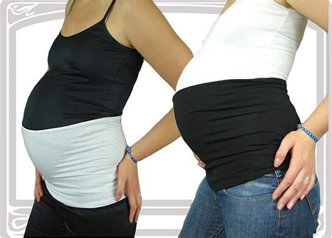 Oder möchten sie möglicherweise einen kleinen bauch kaschieren? Das Bauchband wird über den Bauch gezogen, um die ...