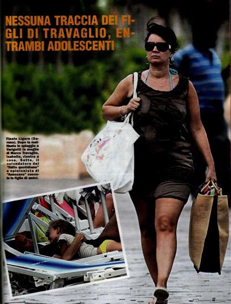 Dopo la maturità classica, ha conseguito la laurea in storia contemporanea. Travaglio, la moglie isabella - Dago fotogallery