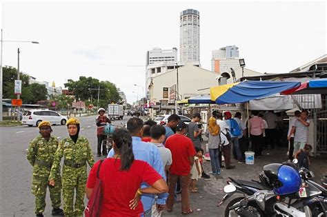 It was popularized by tamil muslim traders from. staf perangkaan penang: Deen Maju Nasi Kandar Paling Top ...