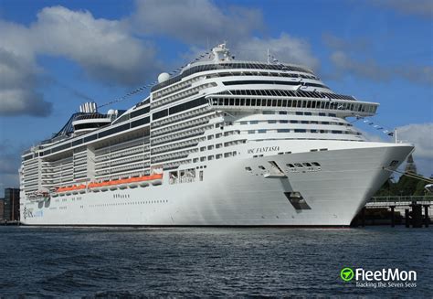 On board, there is a lively. Navire MSC FANTASIA (Passenger ship) IMO 9359791, MMSI ...