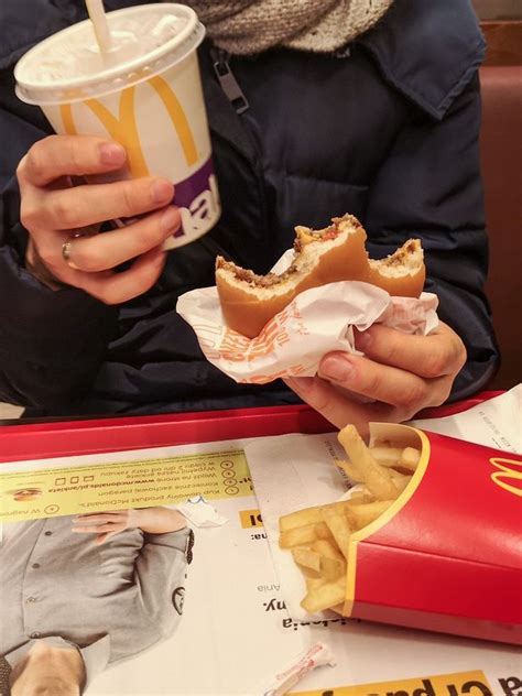 Woman Sues Mcdonalds After Burger Advert Made Her Break Fast During Lent Daily Star