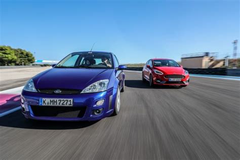 The rs and the st. Ford Focus RS MKI vs Ford Fiesta ST : c'était mieux avant