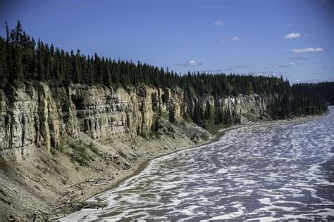 Hd Wallpaper The Cliffs And Scenery On The Hay River Bluffs Canada