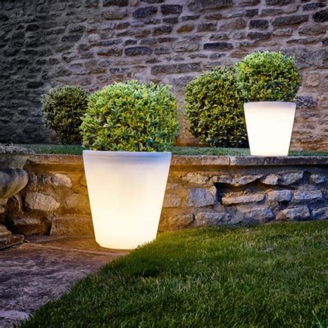 15 Illuminated Planters That You Would Like To Have It In Your Outdoor