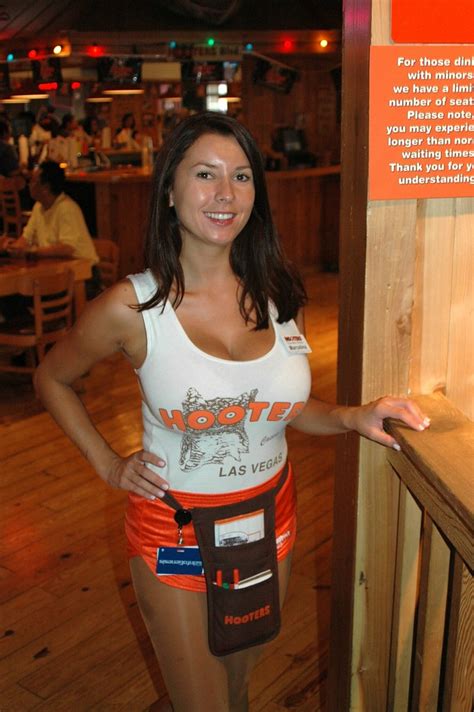 sexy hooters waitress marcelina i visited the hooters hote… flickr