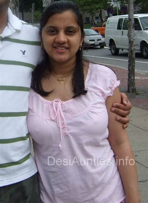 Indian Hot Dating Night Club Pub Girls Desi Aunties Pictures Feb 17 2011 Author Admin Filed