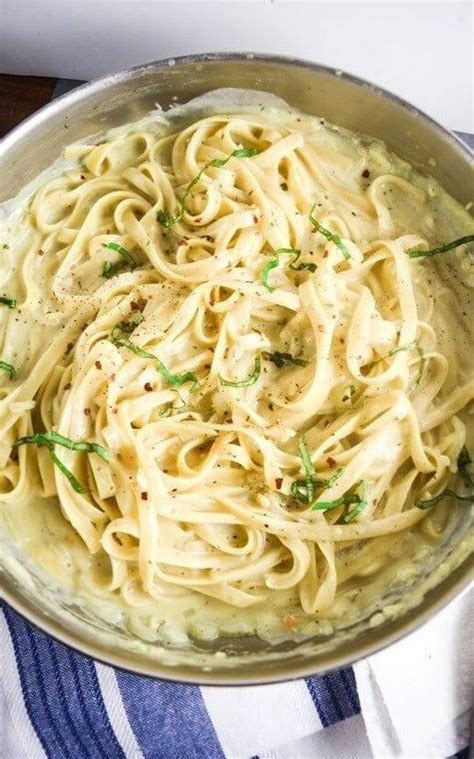 These 30 Comfort Foods Have No Meat Or Dairy But You D Never Know It Creamy Garlic Pasta