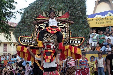 Indonesian culture and traditions - Love For Indonesia