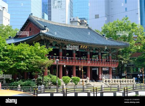Seoul South Korea Bosingak Bell Pavilion Stock Photo Alamy