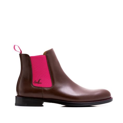 The chelsea boot is an ever popular style and blundstone debatably makes one of the most beloved pairs. Serfan Chelsea Boot Damen Braun Pink