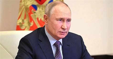 Vladimir Putin Is Terribly Scared Of A Coup From Inside The Kremlin