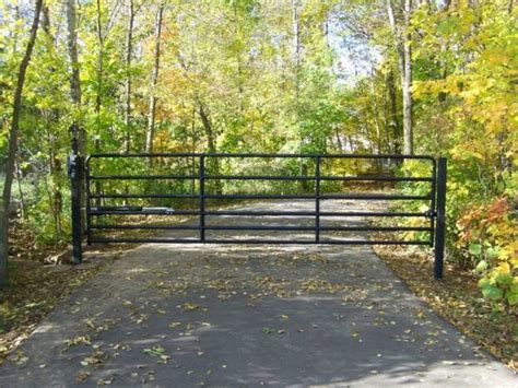 Official twitter of tractor supply company, the largest rural lifestyle retailer in the united states being a neighbor's club member is easier than ever with the tractor supply app. 1000+ images about Gravel driveways and driveway gates on ...