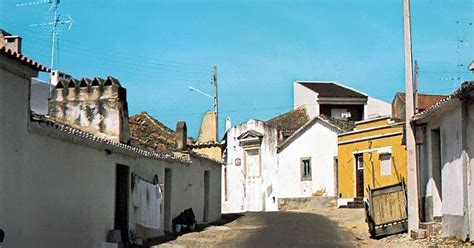 In azambuja, departure stations include azambuja and espadanal da azambuja. Retratos de Portugal: Azambuja - Rua Diogo Azambuja