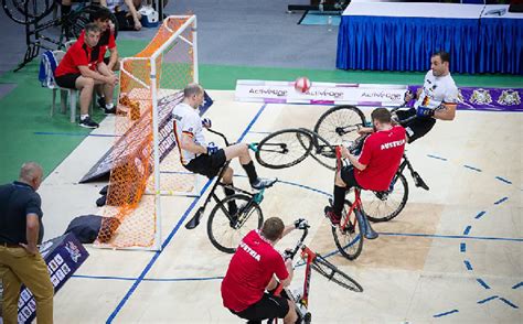 Los hermanos wright de estados unidos inventaron el primer avión. CICLOBOL Deporte