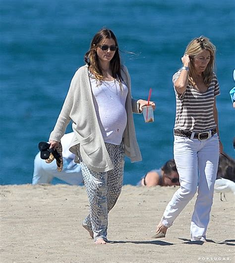 Pregnant Jessica Biel On The Beach Pictures Popsugar Celebrity Photo 6