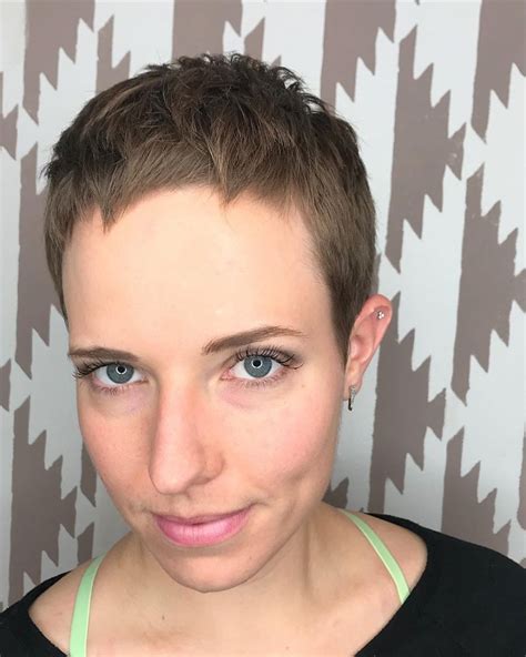 18 Very Short Haircuts For Women Trending In 2020