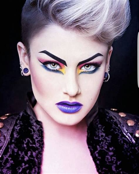 Una Nota De Color Punk Makeup Top Makeup Products Rock Makeup